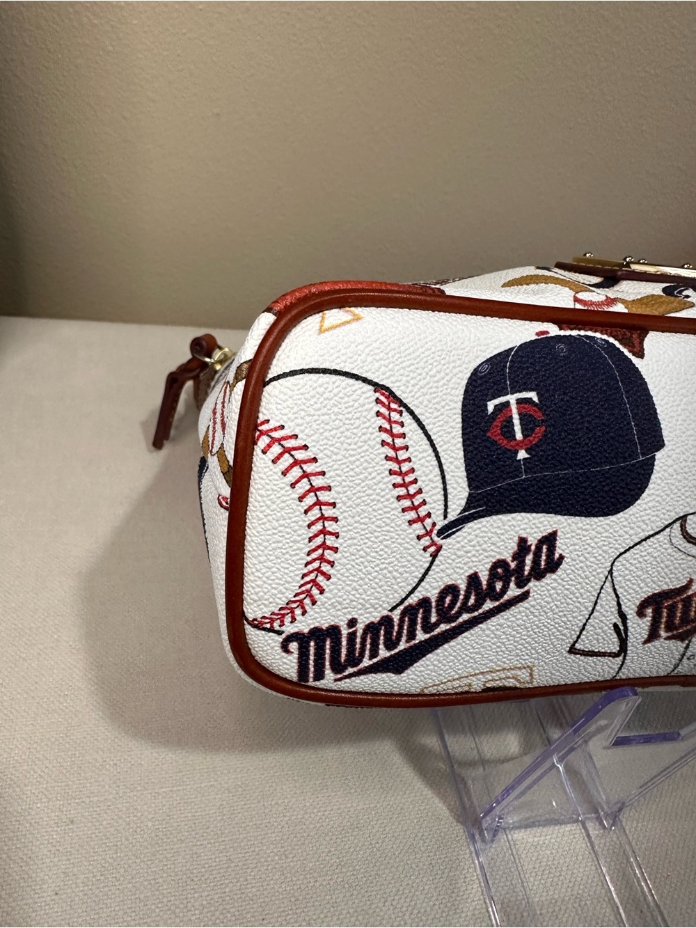 Dooney & Bourke Women's MLB Minnesota Twins Suki Crossbody Bag - Picture 6 of 16